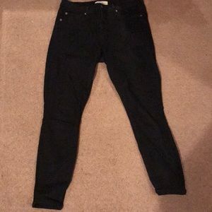 True Black Gap Size 31R Jeans